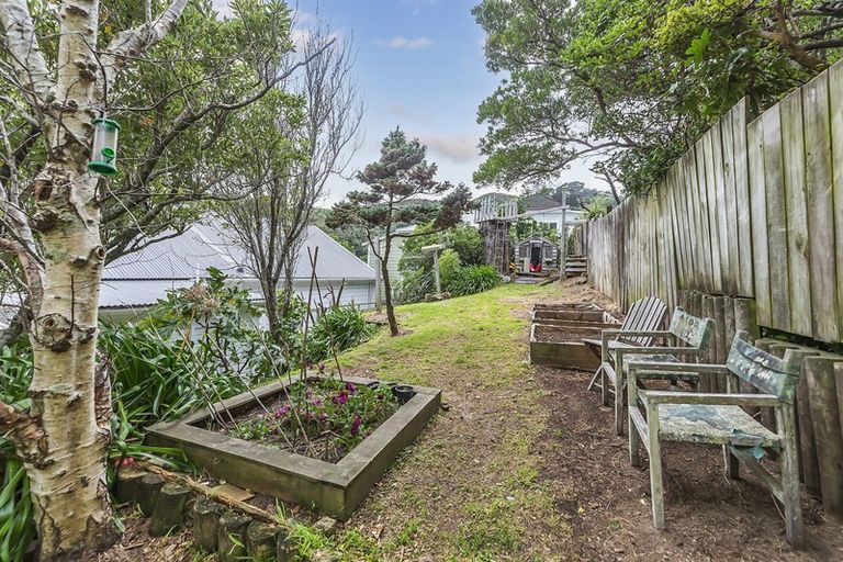Photo of property in 10 Jackson Street, Island Bay, Wellington, 6023