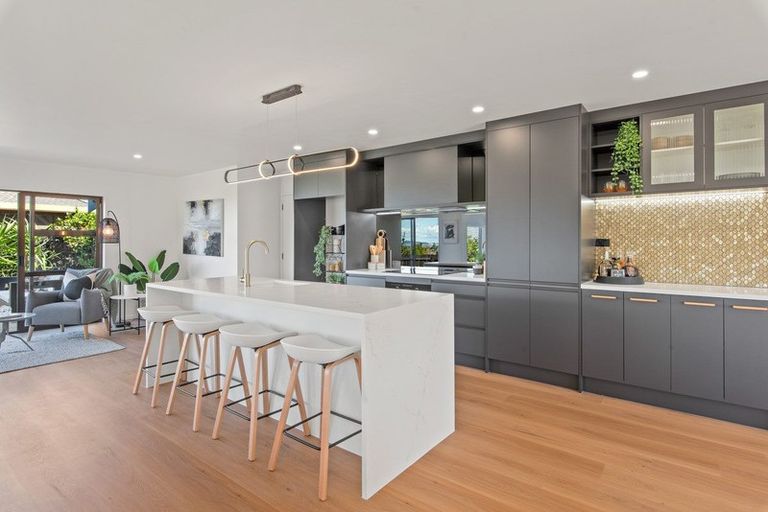 Photo of property in 1/149 West Harbour Drive, West Harbour, Auckland, 0618