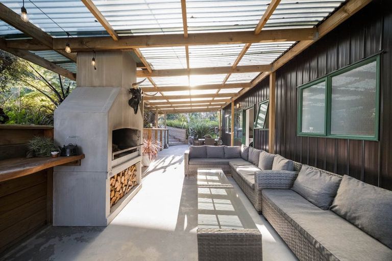 Photo of property in 979 Kaipara Flats Road, Kaipara Flats, Warkworth, 0984