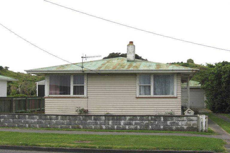 Photo of property in 76 Polson Street, Castlecliff, Whanganui, 4501