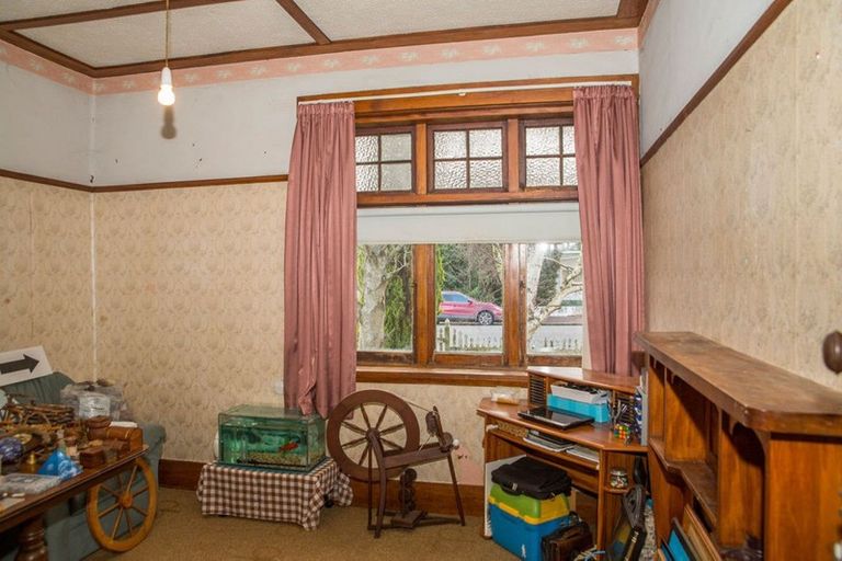 Photo of property in 1 Windsor Street, Dannevirke, 4930