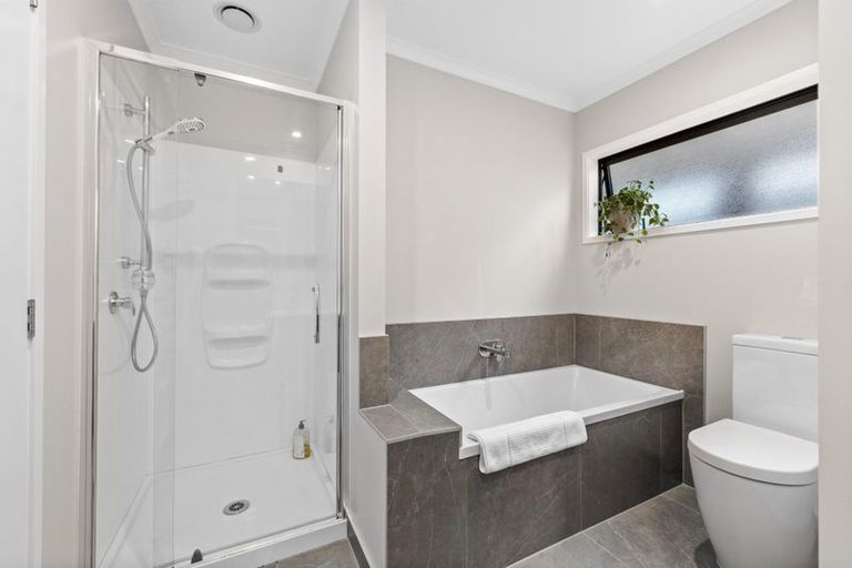 Photo of property in 4 Kapia Road, Westgate, Auckland, 0614