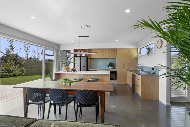 Photo of property in 5 Greenpath Lane, Hurworth, New Plymouth, 4310