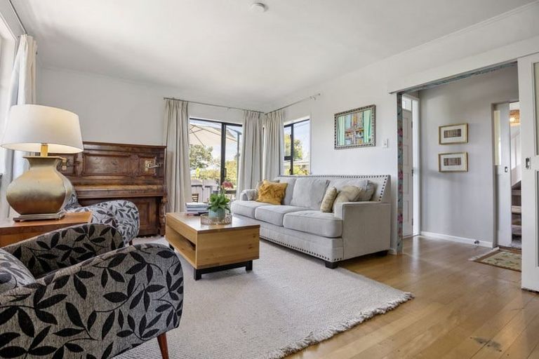 Photo of property in 1/3 Rosyth Avenue, Bayswater, Auckland, 0622