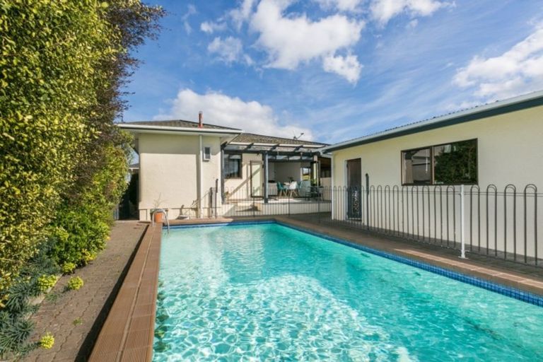 Photo of property in 6 Hinton Road, Taradale, Napier, 4112