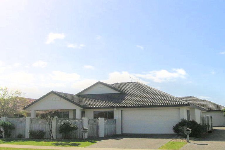 Photo of property in 59 Sandhurst Drive, Papamoa Beach, Papamoa, 3118