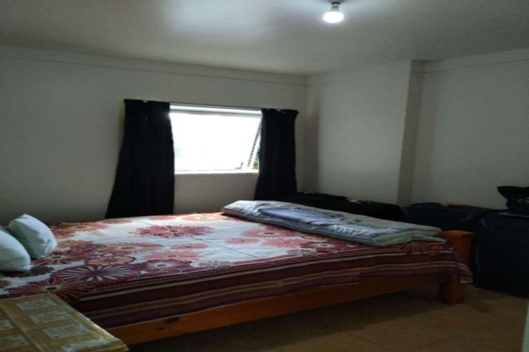 Photo of property in 2/70 Hattaway Avenue, Bucklands Beach, Auckland, 2012