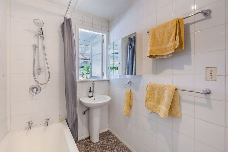 Photo of property in 498 Main North Road, Bay View, Napier, 4104