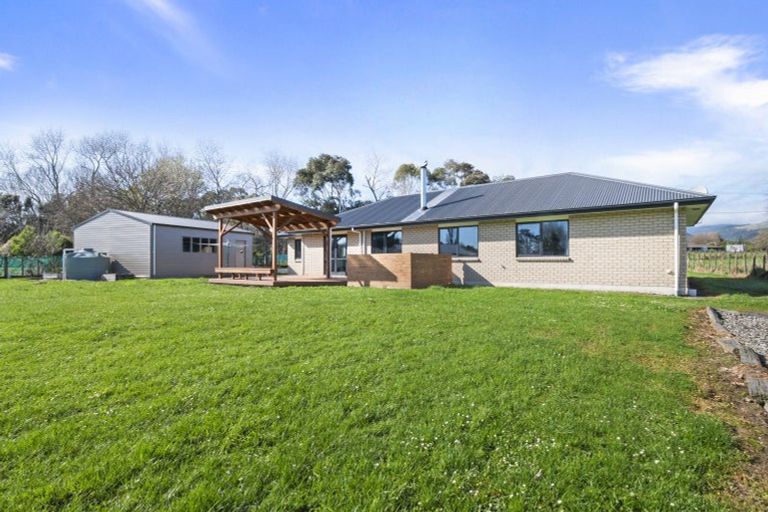 Photo of property in 841 Makerua Road, Tokomaru, Palmerston North, 4474