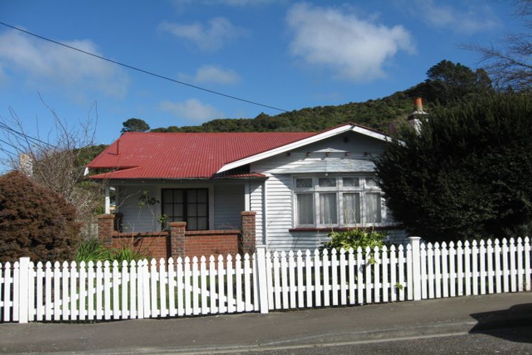 Photo of property in 47 Parkvale Road, Karori, Wellington, 6012