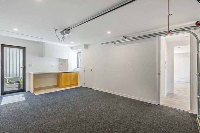 Photo of property in 71c Seaview Road, Castor Bay, Auckland, 0620