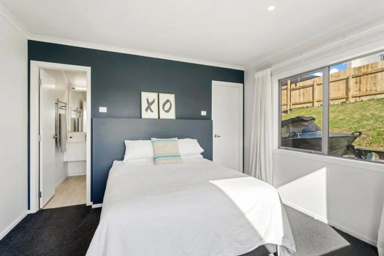 Photo of property in 76 Stace Hopper Drive, One Tree Point, 0118