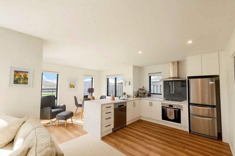 Photo of property in 17 Mccahon Lane, Rolleston, 7615