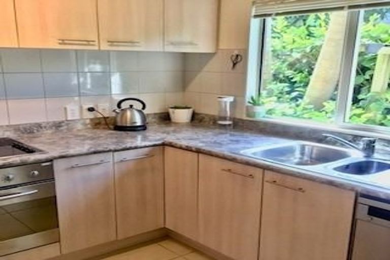 Photo of property in 3/4a Corrella Road, Belmont, Auckland, 0622