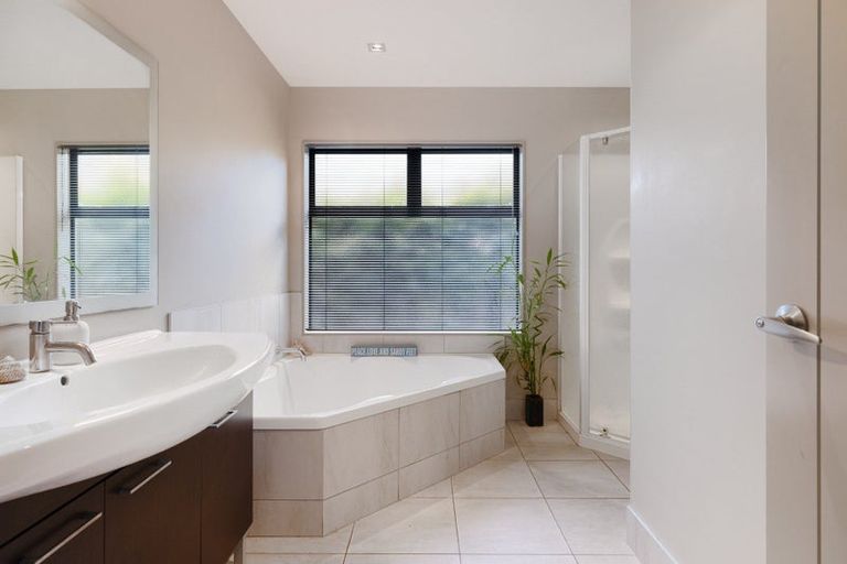 Photo of property in 2 Rochdale Close, Bethlehem, Tauranga, 3110