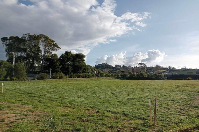 Photo of property in 4 Longreach Drive, Cooks Beach, Whitianga, 3591