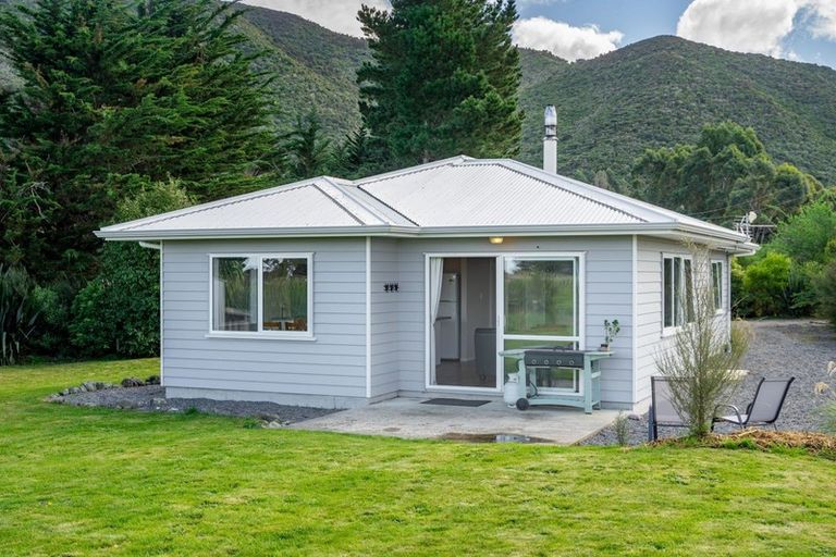 Photo of property in 104 Bucks Road, Tauwharenikau, Featherston, 5773