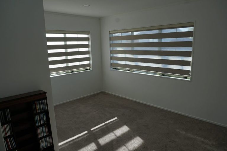 Photo of property in 1/70 Uxbridge Road, Mellons Bay, Auckland, 2014