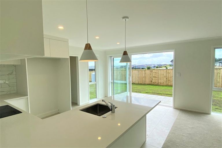 Photo of property in 57 Mclarin Road, Glenbrook, 2681