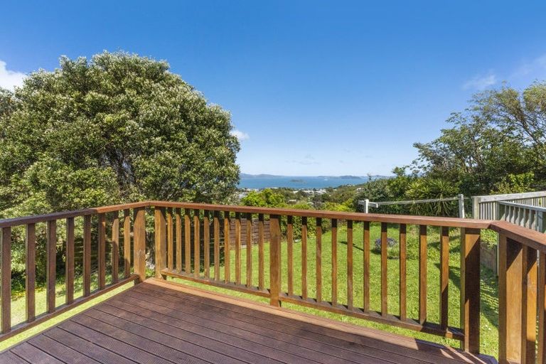 Photo of property in 29 Oakleigh Street, Maungaraki, Lower Hutt, 5010
