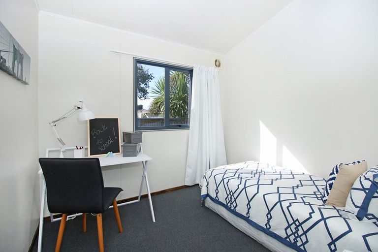 Photo of property in 3 Acacia Street, Kelvin Grove, Palmerston North, 4414