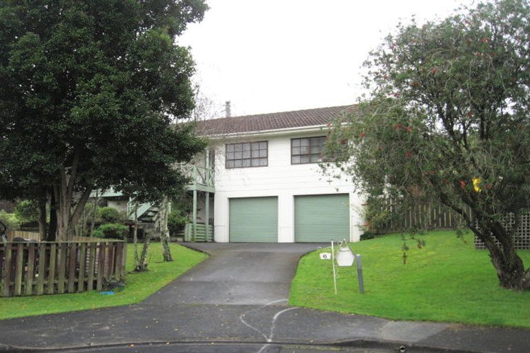 Photo of property in 6 Crestlands Place, Papakura, 2110