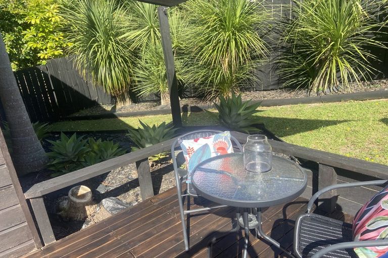 Photo of property in 2/15 Valecrest Place, Bayview, Auckland, 0629