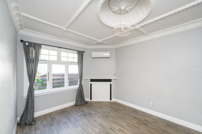 Photo of property in 51 Burns Avenue, Takaro, Palmerston North, 4412