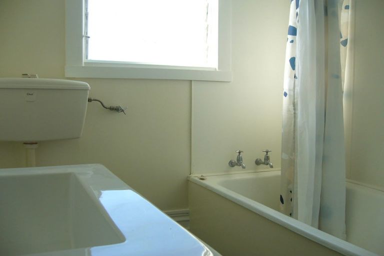 Photo of property in 77 Wilson Street, Newtown, Wellington, 6021