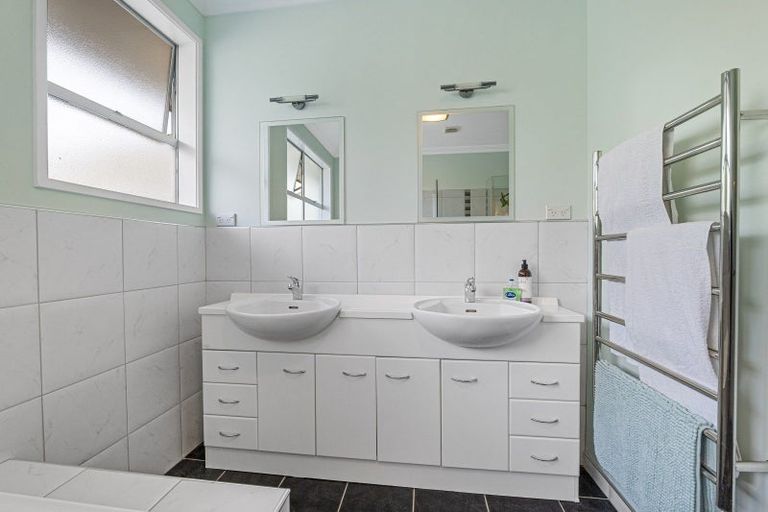 Photo of property in 3 Brassey Street, Waverley, 4510