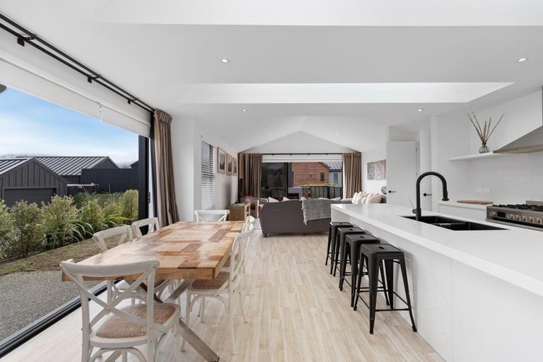 Photo of property in 7 Kerrera Lane, Jacks Point, Queenstown, 9371