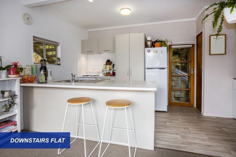 Photo of property in 2 Kenef Road, Paremata, Porirua, 5024