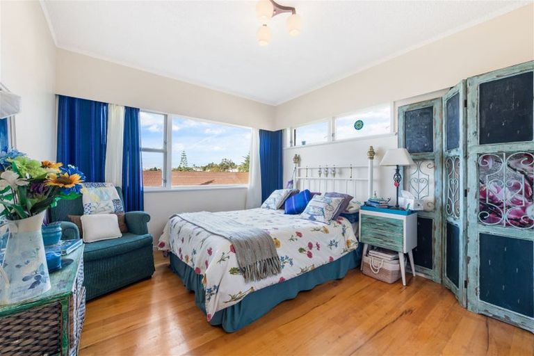 Photo of property in 11 Pamela Place, New Lynn, Auckland, 0600
