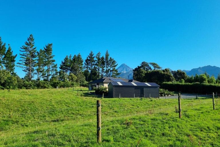 Photo of property in 1225 Frankley Road, Hurworth, New Plymouth, 4371