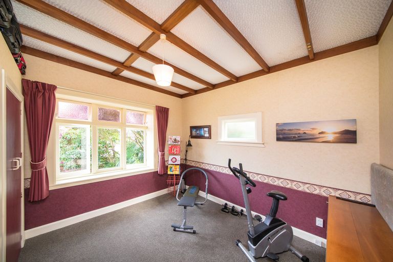 Photo of property in 16 Karaka Street, Hokowhitu, Palmerston North, 4410