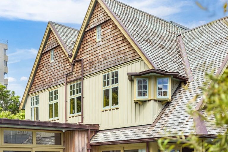 Photo of property in 111 Brougham Street, Mount Victoria, Wellington, 6011