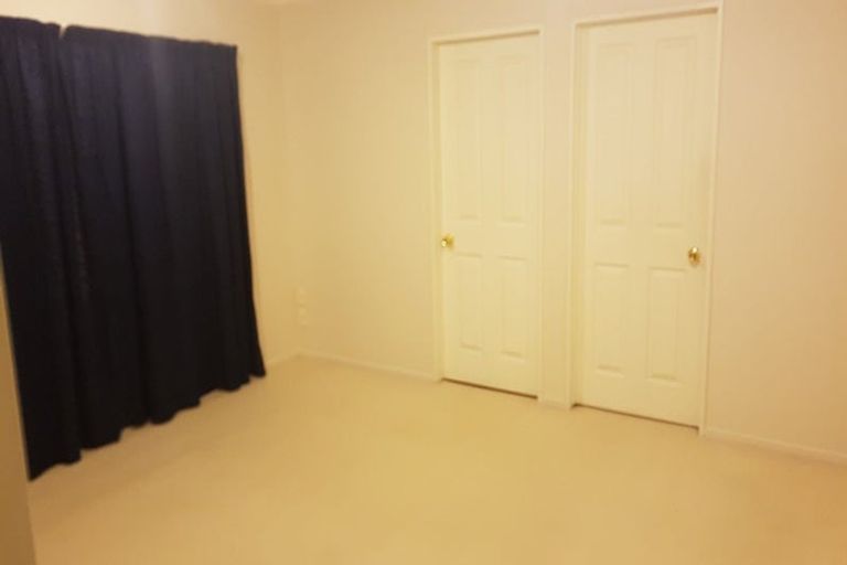 Photo of property in 8 Jeffery Reeve Crescent, Ranui, Auckland, 0612