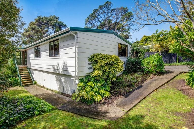 Photo of property in 22 Randal Place, Bayview, Auckland, 0629