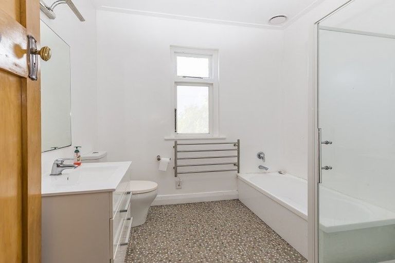 Photo of property in 343 Karori Road, Karori, Wellington, 6012