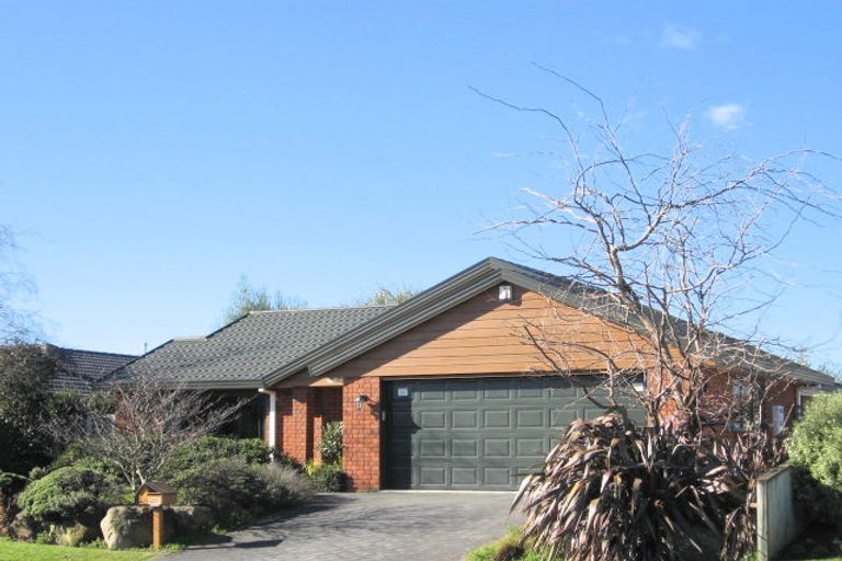 Photo of property in 22 Chesterfield Place, Rototuna, Hamilton, 3210