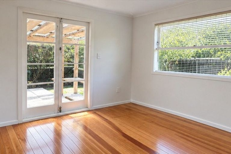 Photo of property in 6 Foster Crescent, Snells Beach, 0920