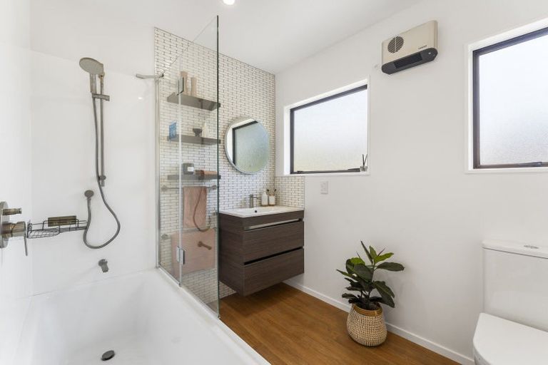 Photo of property in 175 Te Moana Road, Waikanae, 5036