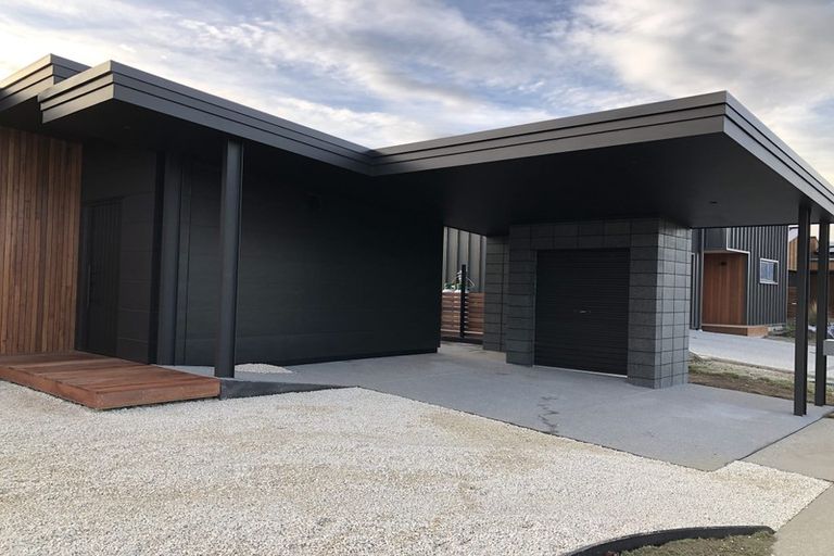 Photo of property in 1 Campbell Road, Wanaka, 9305