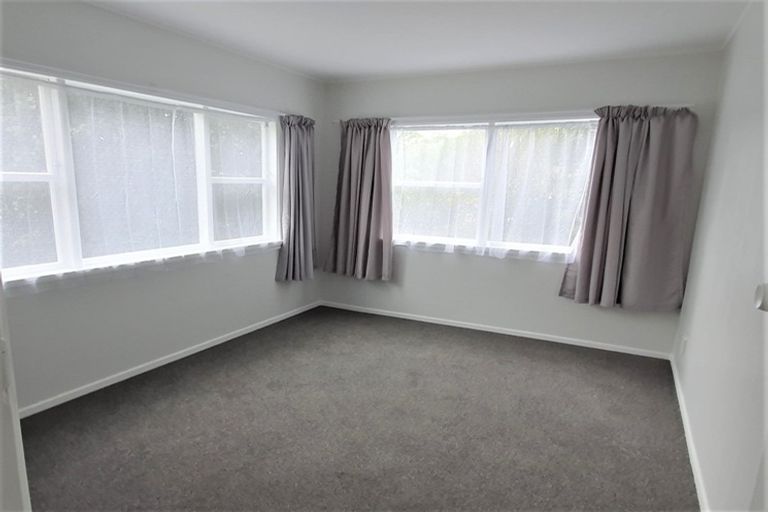 Photo of property in 5 Fyvie Avenue, Tawa, Wellington, 5028