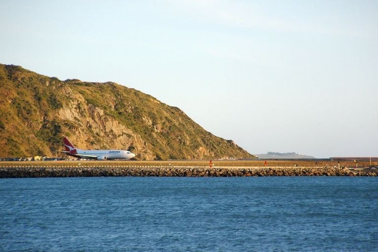 Photo of property in 2/100 Lyall Parade, Lyall Bay, Wellington, 6022