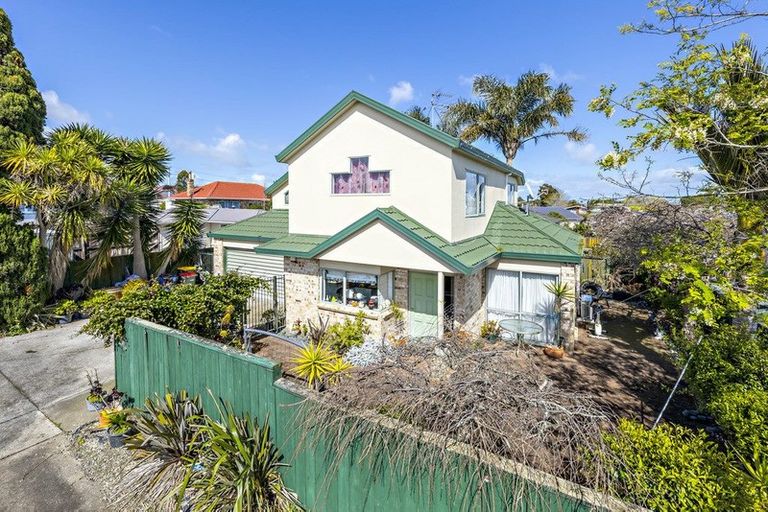 Photo of property in 2 Miles Avenue, Papatoetoe, Auckland, 2025