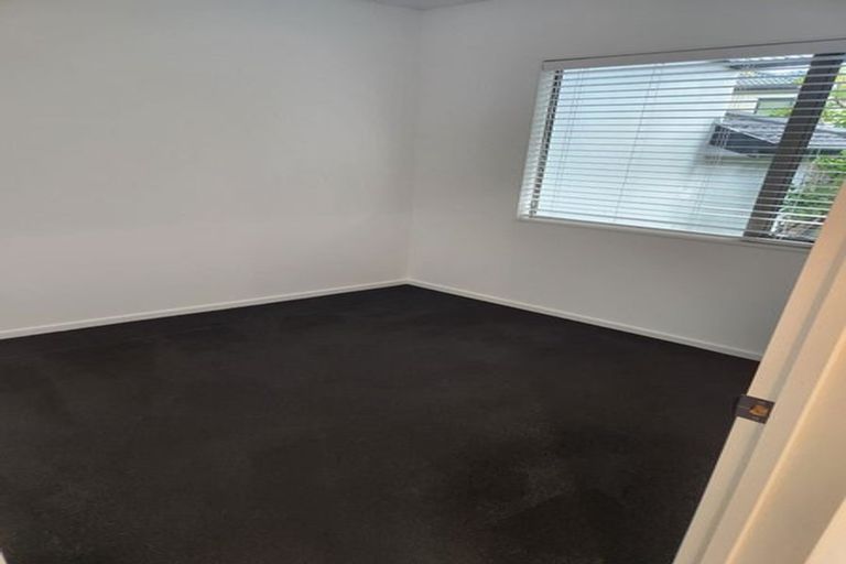 Photo of property in 28 Ballymore Drive, Pinehill, Auckland, 0632