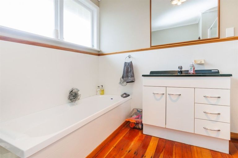 Photo of property in 27 Aspiring Avenue, Milson, Palmerston North, 4414