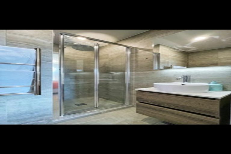 Photo of property in 43 Hadlow Terrace, Grey Lynn, Auckland, 1021