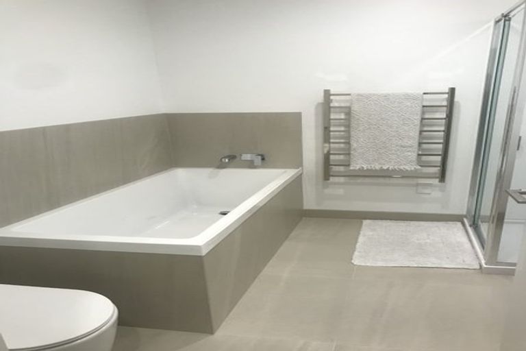 Photo of property in 33 Peihana Road, Hobsonville, Auckland, 0616